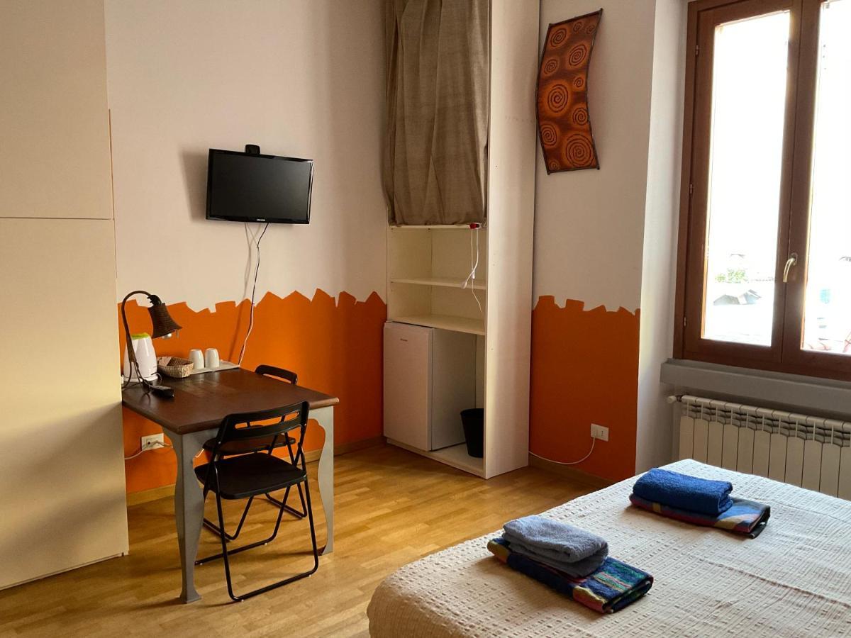 Isolab: Monolocale In Zona Isola Appartement